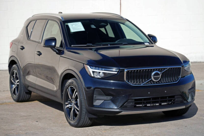 2023 Volvo XC40 B5 Core