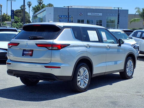 2024 Mitsubishi Outlander ES
