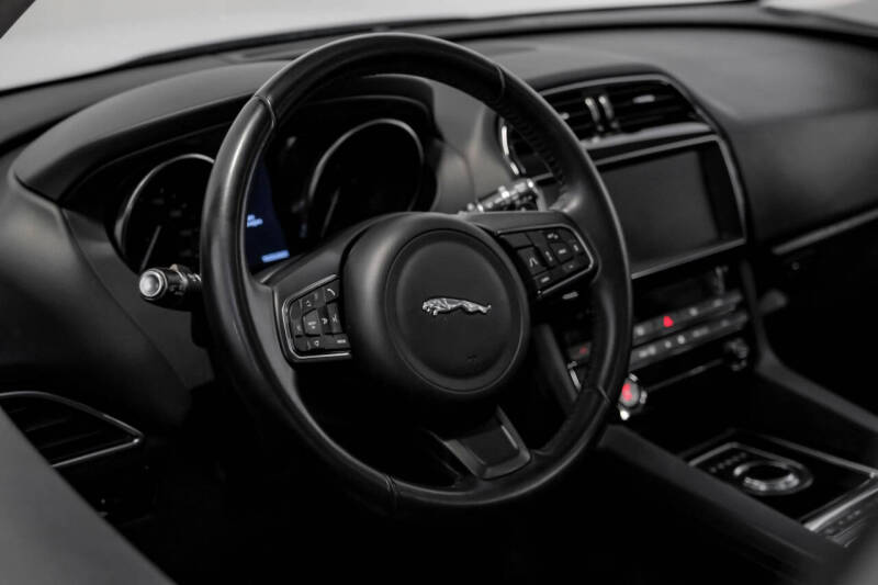 2019 Jaguar F-PACE 25t Premium