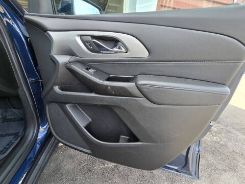 2022 Chevrolet Traverse LT Cloth