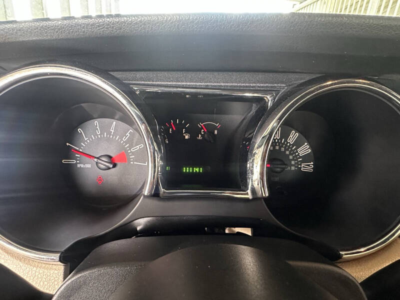 2005 Ford Mustang V6 Deluxe