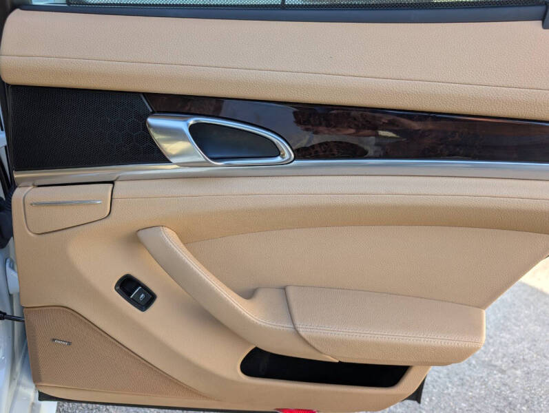 2016 Porsche Panamera S