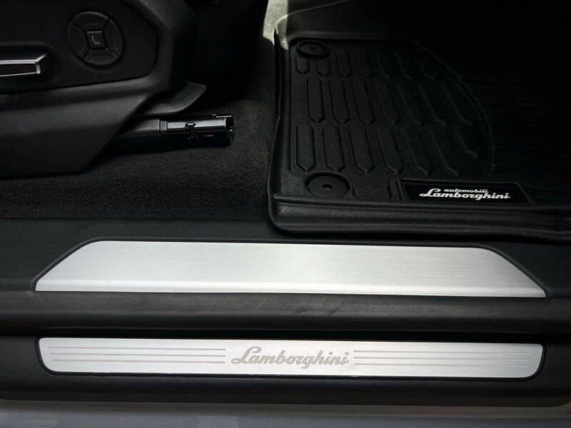 2022 Lamborghini Urus