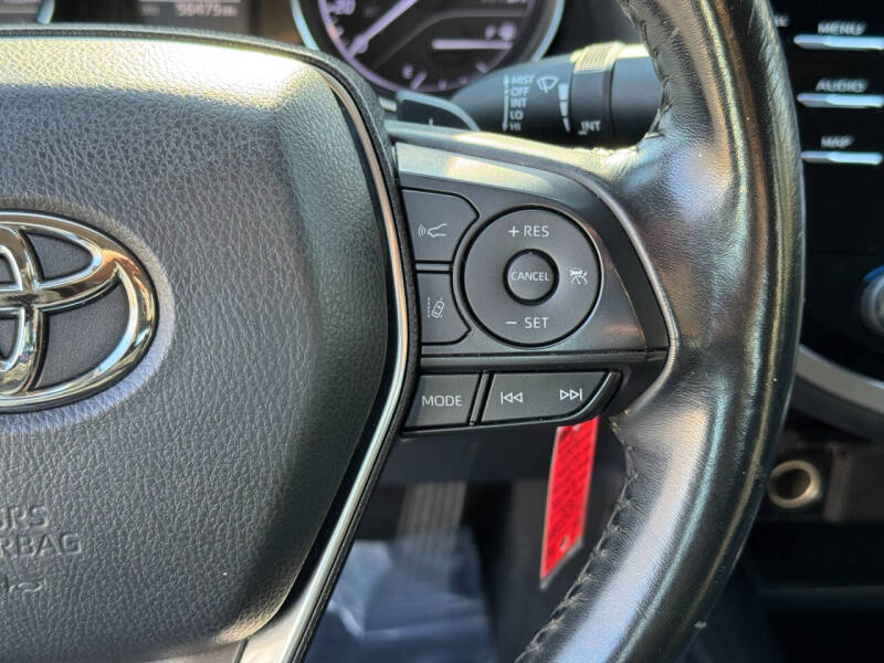 2020 Toyota Camry SE