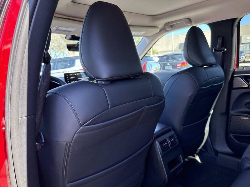 2026 Mitsubishi Outlander SE