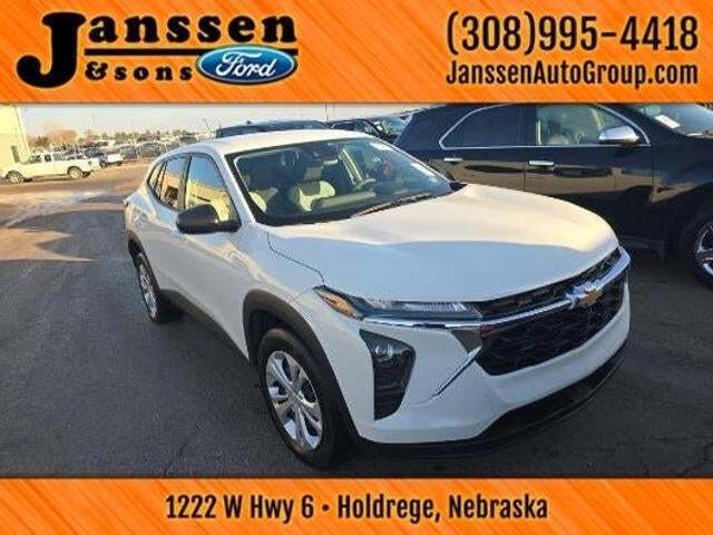 2025 Chevrolet Trax LS