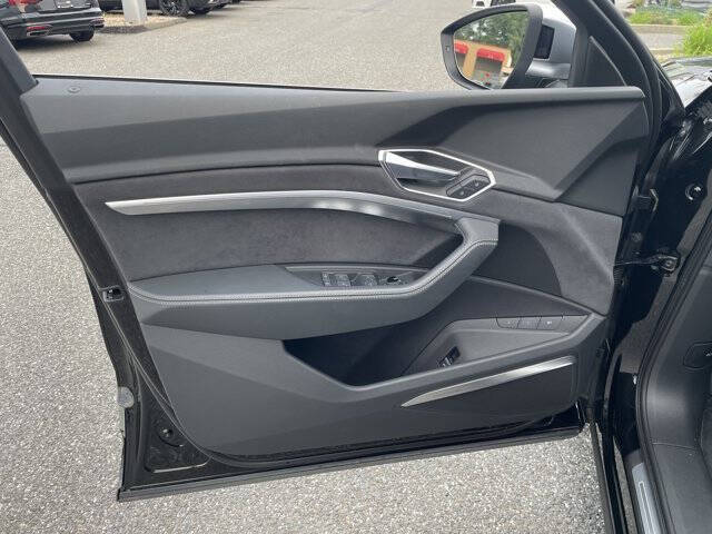 2022 Audi e-tron S quattro Premium Plus