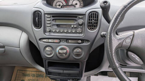 2000 Toyota Funcargo Yaris