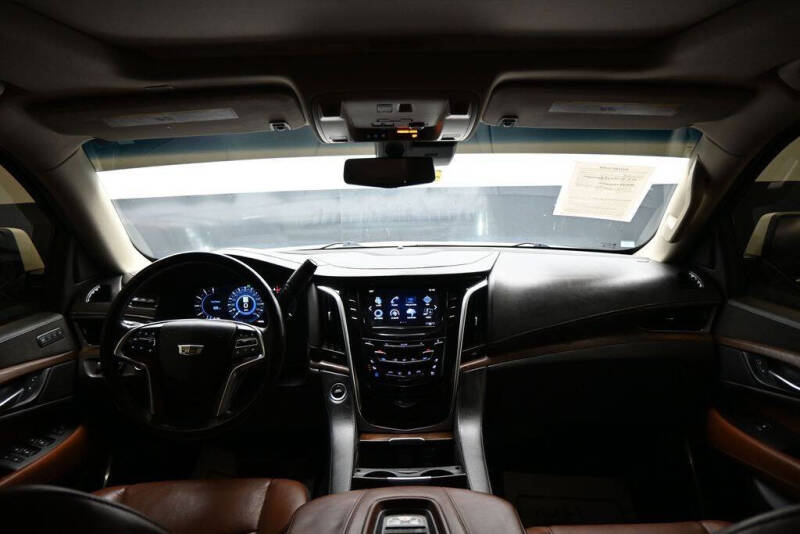 2018 Cadillac Escalade Luxury