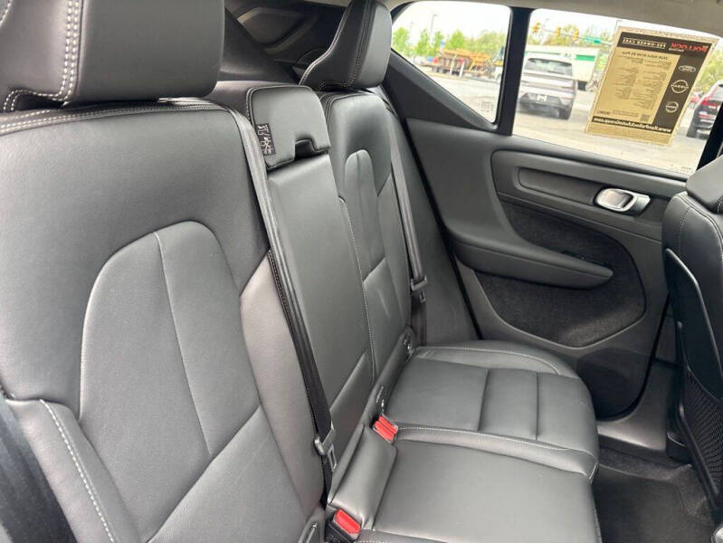 2026 Volvo XC40 B5 Plus
