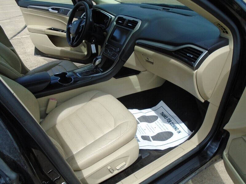2016 Ford Fusion SE