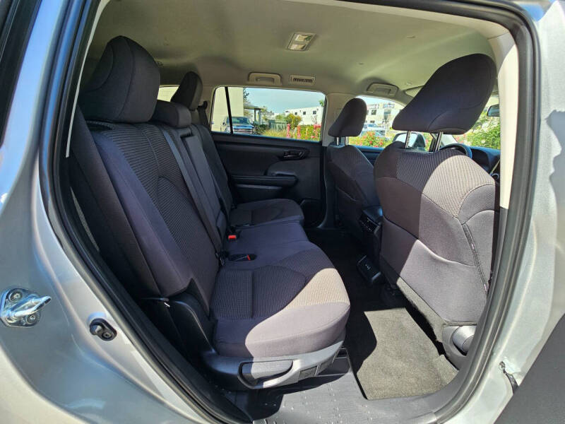 2025 Toyota Highlander LE