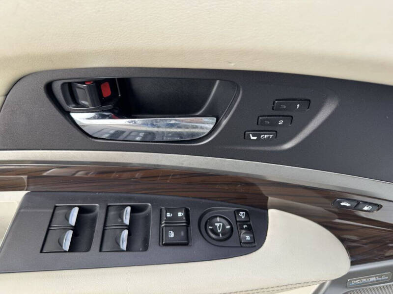 2016 Acura RLX w/Advance