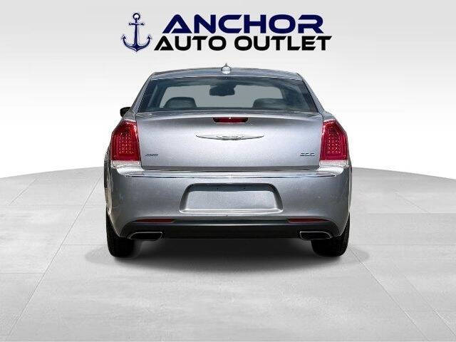 2015 Chrysler 300 Limited