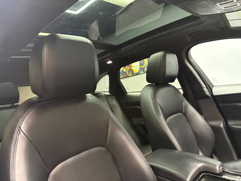 2020 Jaguar F-PACE 25t Premium