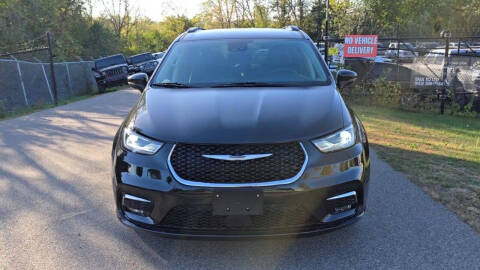 2022 Chrysler Pacifica Touring L