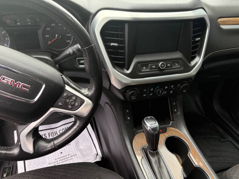 2018 GMC Acadia SLE-2