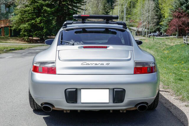 2001 Porsche 911 Carrera 4