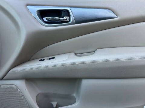 2017 Nissan Pathfinder