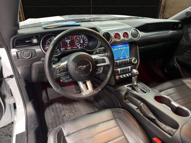 2022 Ford Mustang Mach 1