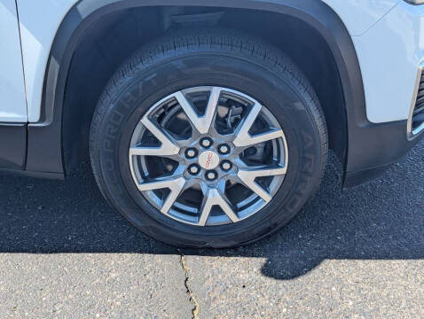 2023 GMC Acadia SLT