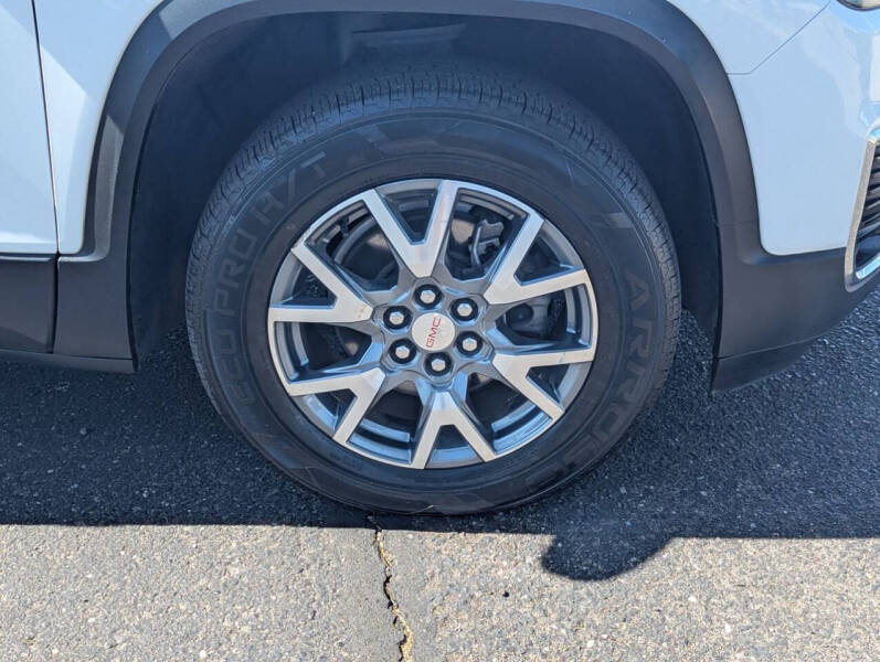 2023 GMC Acadia SLT