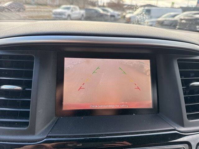 2016 Nissan Pathfinder SV