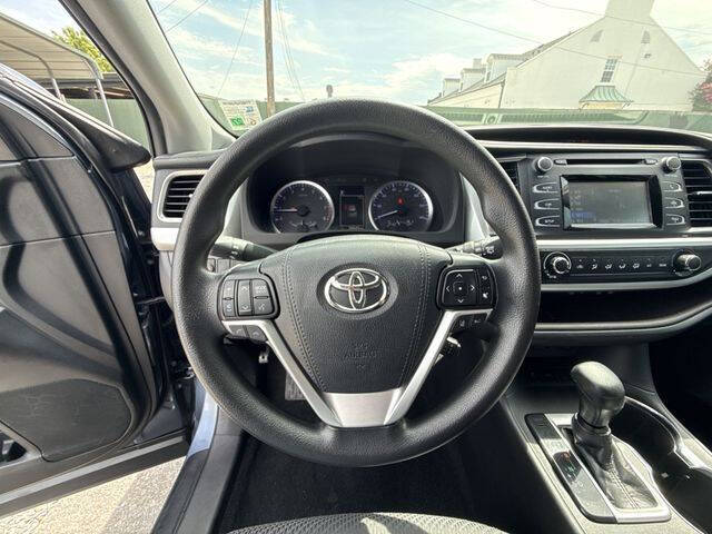 2019 Toyota Highlander LE