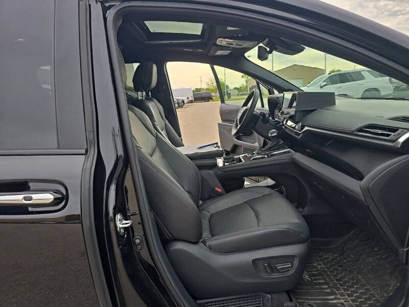 2025 Toyota Sienna Platinum 7-Passenger