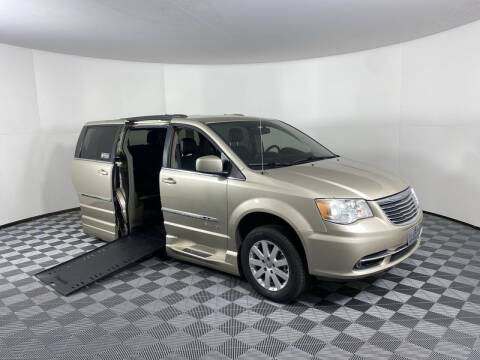 2016 Chrysler Town and Country for sale at AMS Vans in Tucker GA
