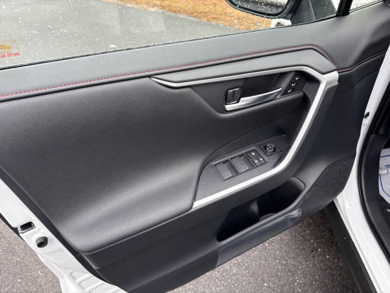 2025 Toyota RAV4 Plug-in Hybrid XSE