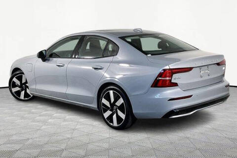 2024 Volvo S60 Recharge T8 Ultimate Dark Theme