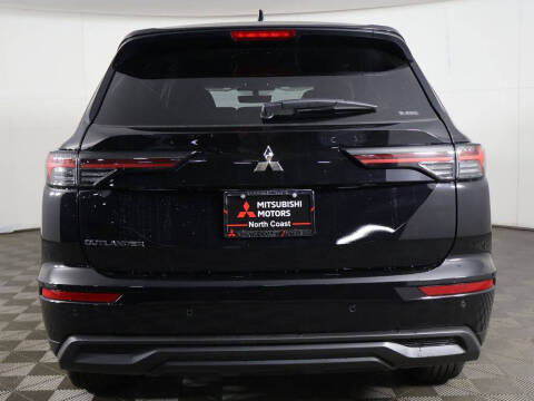 2026 Mitsubishi Outlander ES