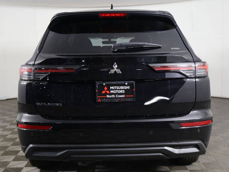 2026 Mitsubishi Outlander ES