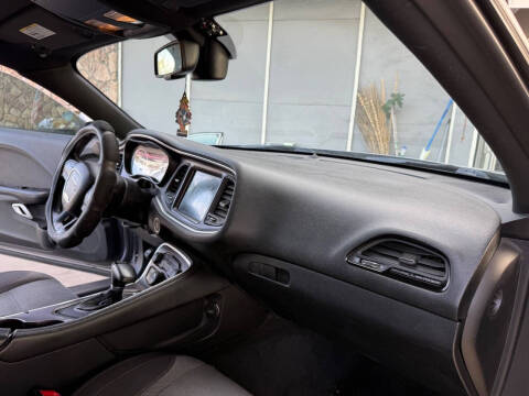 2015 Dodge Challenger SXT