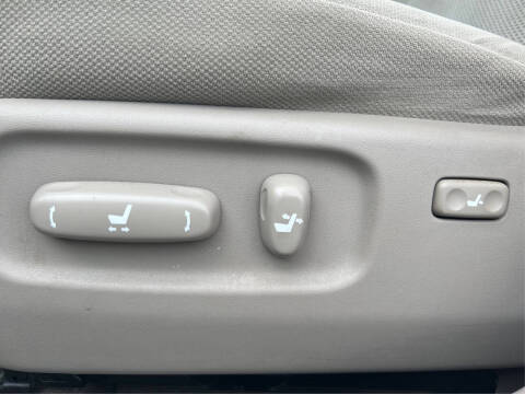 2004 Toyota Camry SE V6