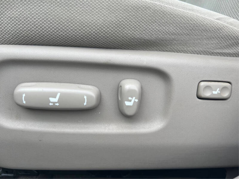 2004 Toyota Camry SE V6