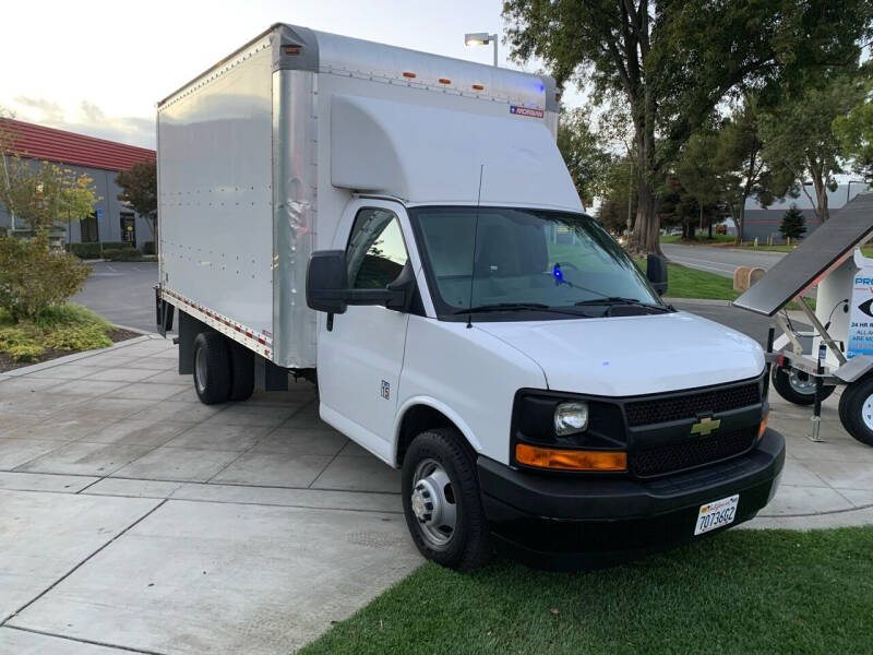 2017 chevrolet express commercial cutaway