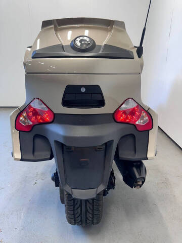 2018 Can-Am Spyder RT Champagne Dark