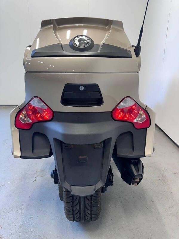 2018 Can-Am Spyder RT Champagne Dark