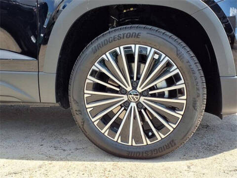 2025 Volkswagen Taos SE