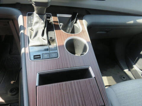 2023 Toyota Sienna LE 8-Passenger