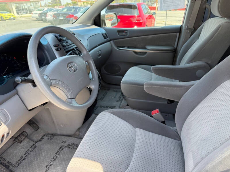 2007 Toyota Sienna LE 7-Passenger