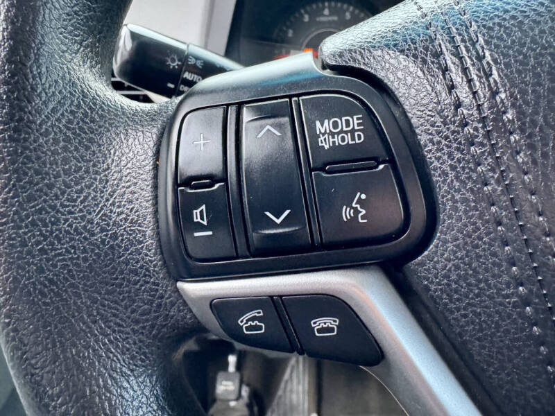 2015 Toyota Sienna LE 8-Passenger