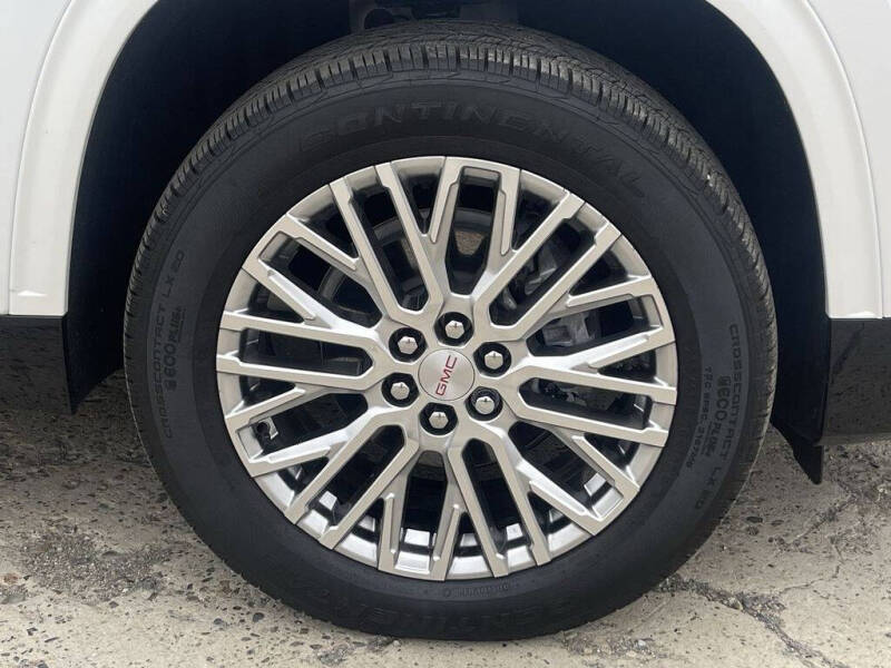 2024 GMC Acadia Denali