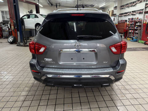 2017 Nissan Pathfinder SV