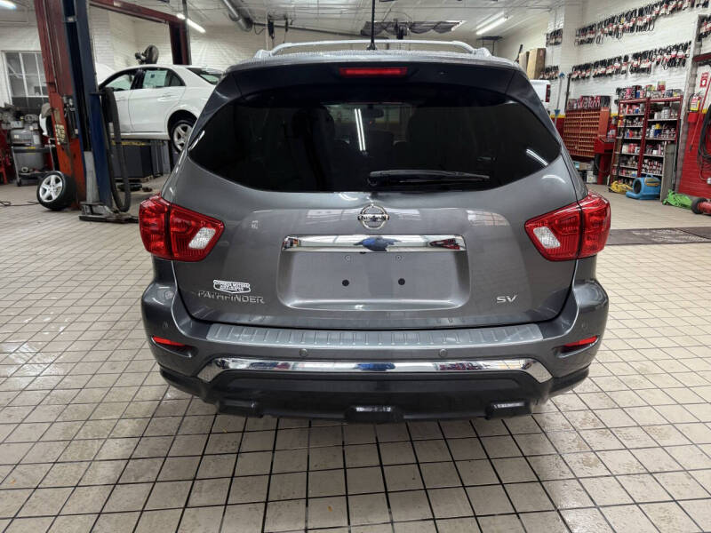 2017 Nissan Pathfinder SV