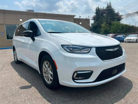 2025 Chrysler Pacifica Select