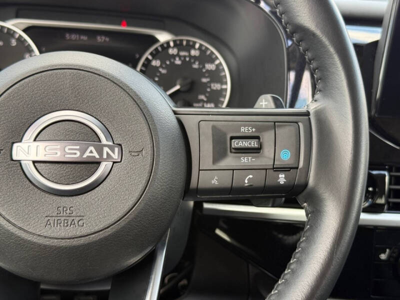 2025 Nissan Pathfinder SV