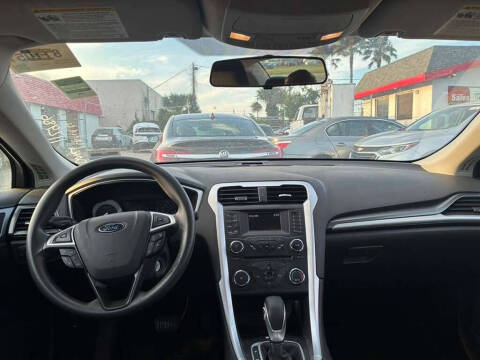 2015 Ford Fusion SE